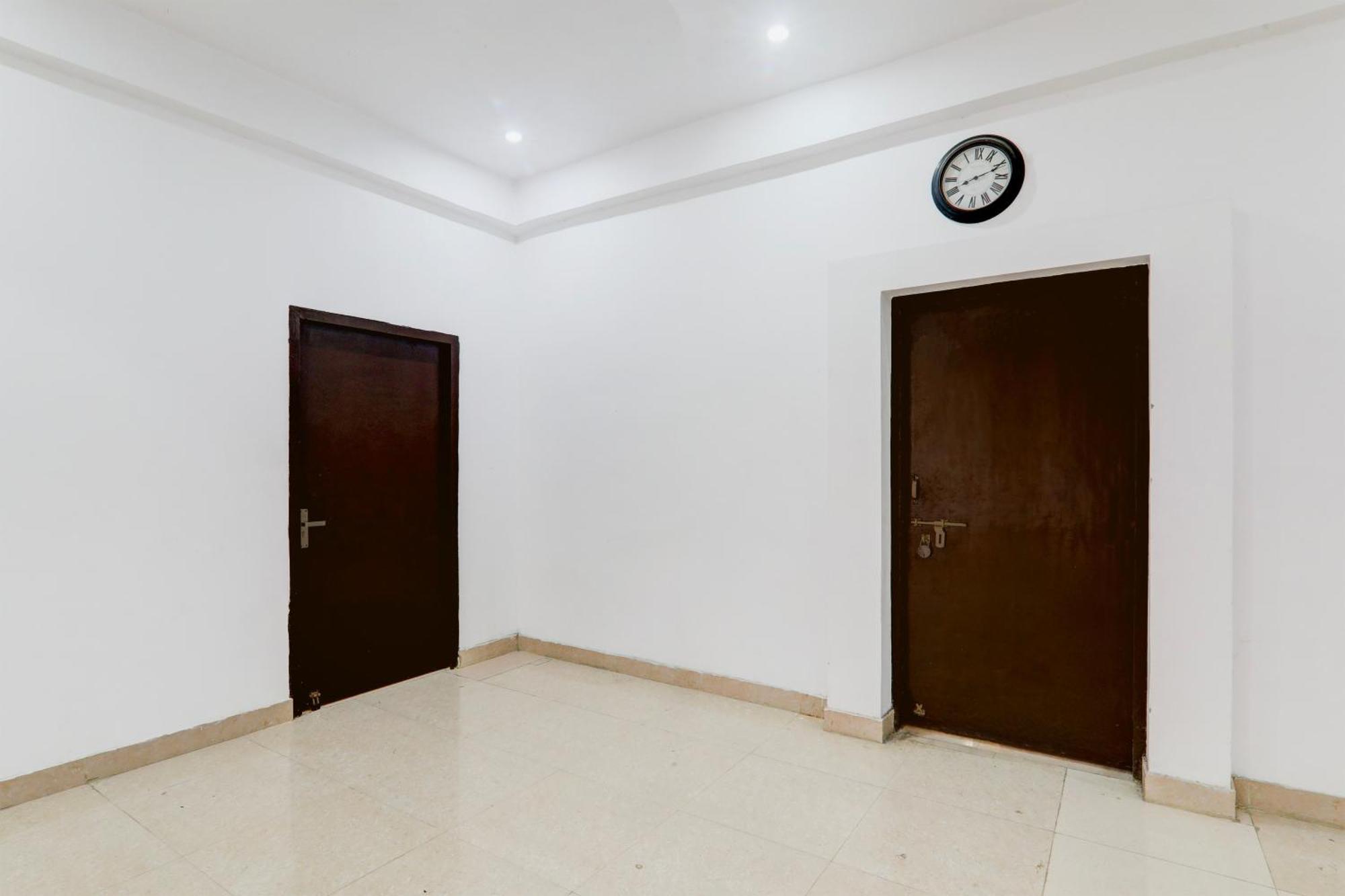 Super Hotel O Insaf Nagar Munshipuliya Formerly Vibrant Chinhat 外观 照片