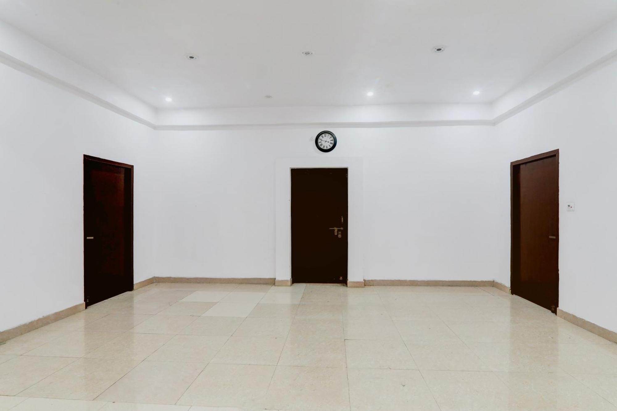 Super Hotel O Insaf Nagar Munshipuliya Formerly Vibrant Chinhat 外观 照片