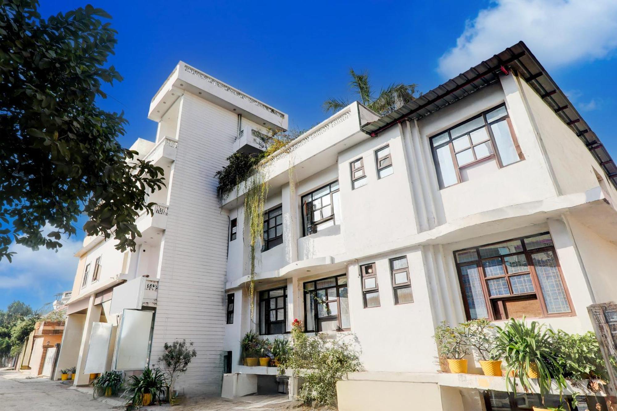 Super Hotel O Insaf Nagar Munshipuliya Formerly Vibrant Chinhat 外观 照片