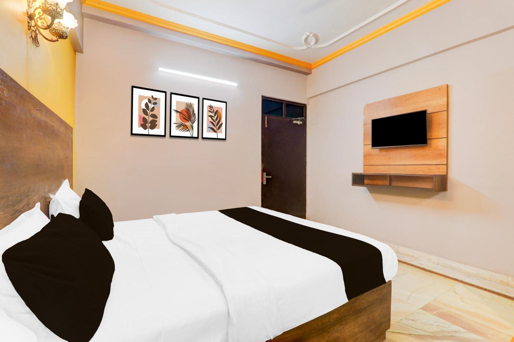 Super Hotel O Insaf Nagar Munshipuliya Formerly Vibrant Chinhat 外观 照片